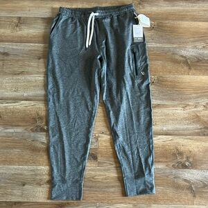 Vuori Sunday performance jogger. Size: large